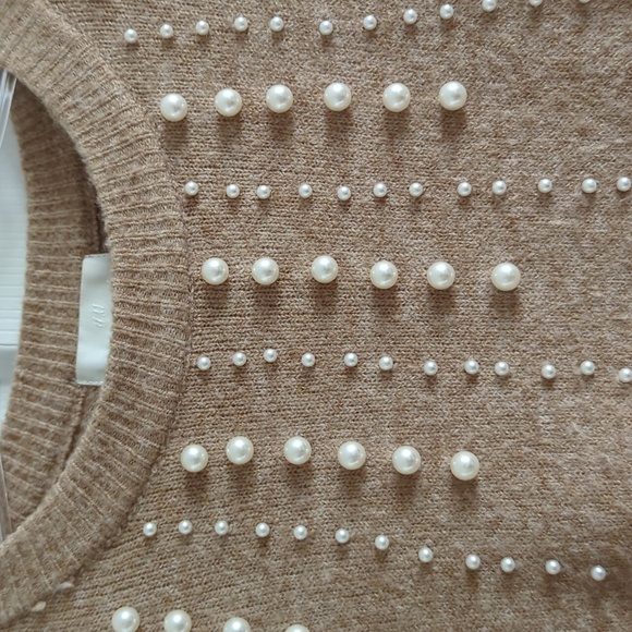 H&M Ladies Sweater - Picture 4 of 7